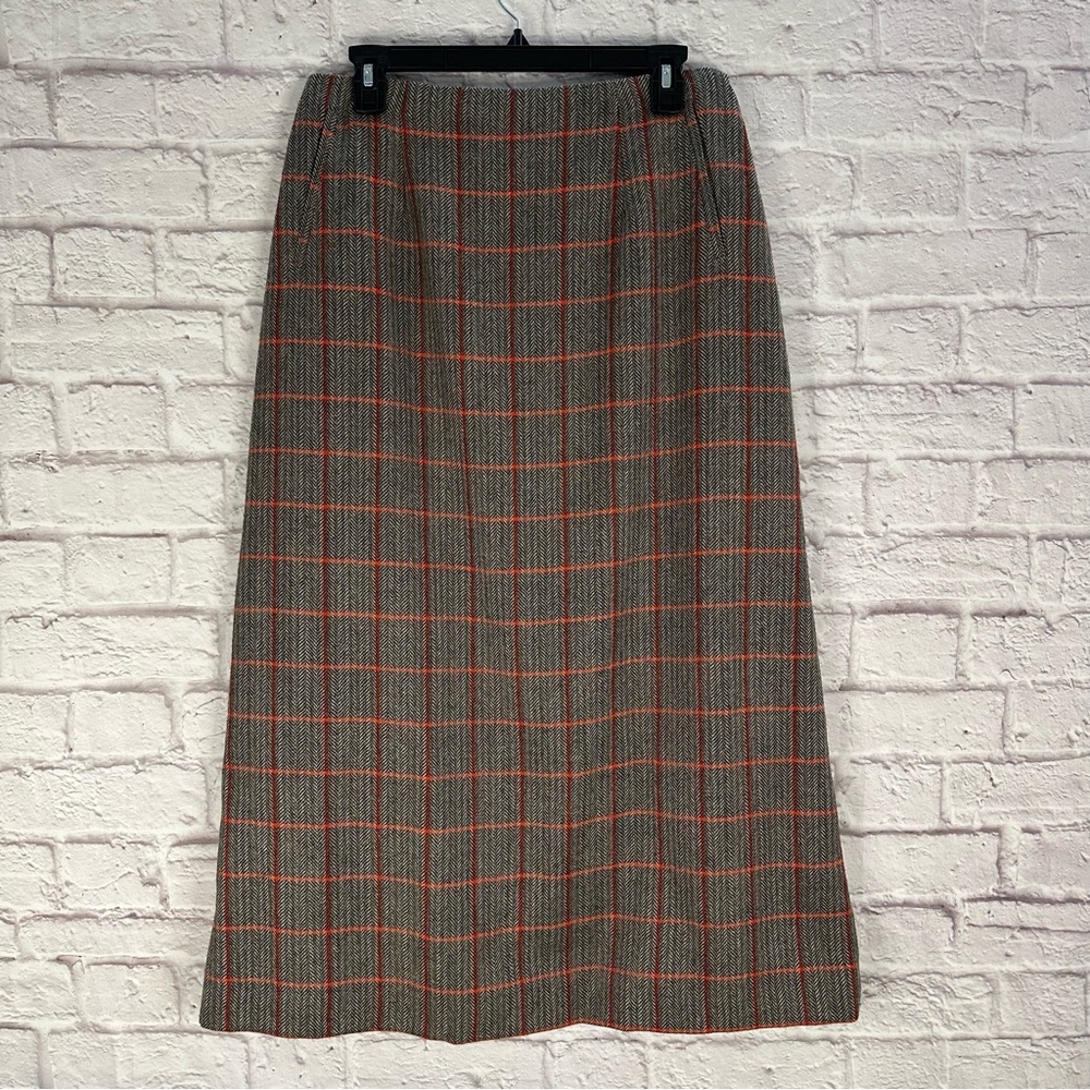 Harve Benard Gray and Red Plaid A-Line Skirt